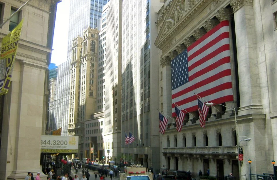 Wall Street enfrenta nuevas subas de tasas, pero un dato clave juega a favor de las acciones