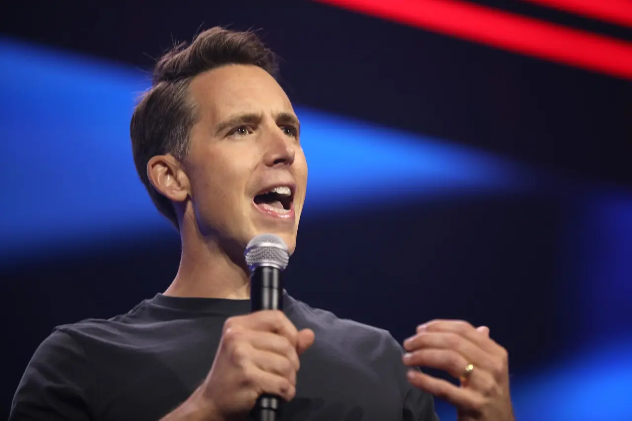 Josh Hawley (SE PUEDE USAR) Crédito: Gage Skidmore from Surprise, AZ, United States of America, via Wikimedia Commons