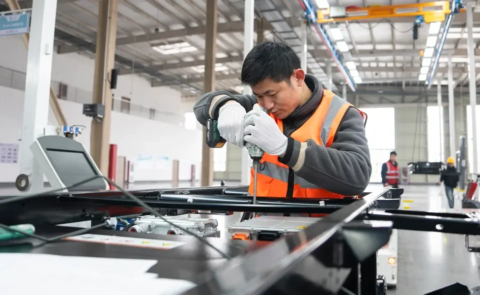 China redobla su apuesta por los autos autónomos: quiere llevarlos a las calles a gran escala para 2030