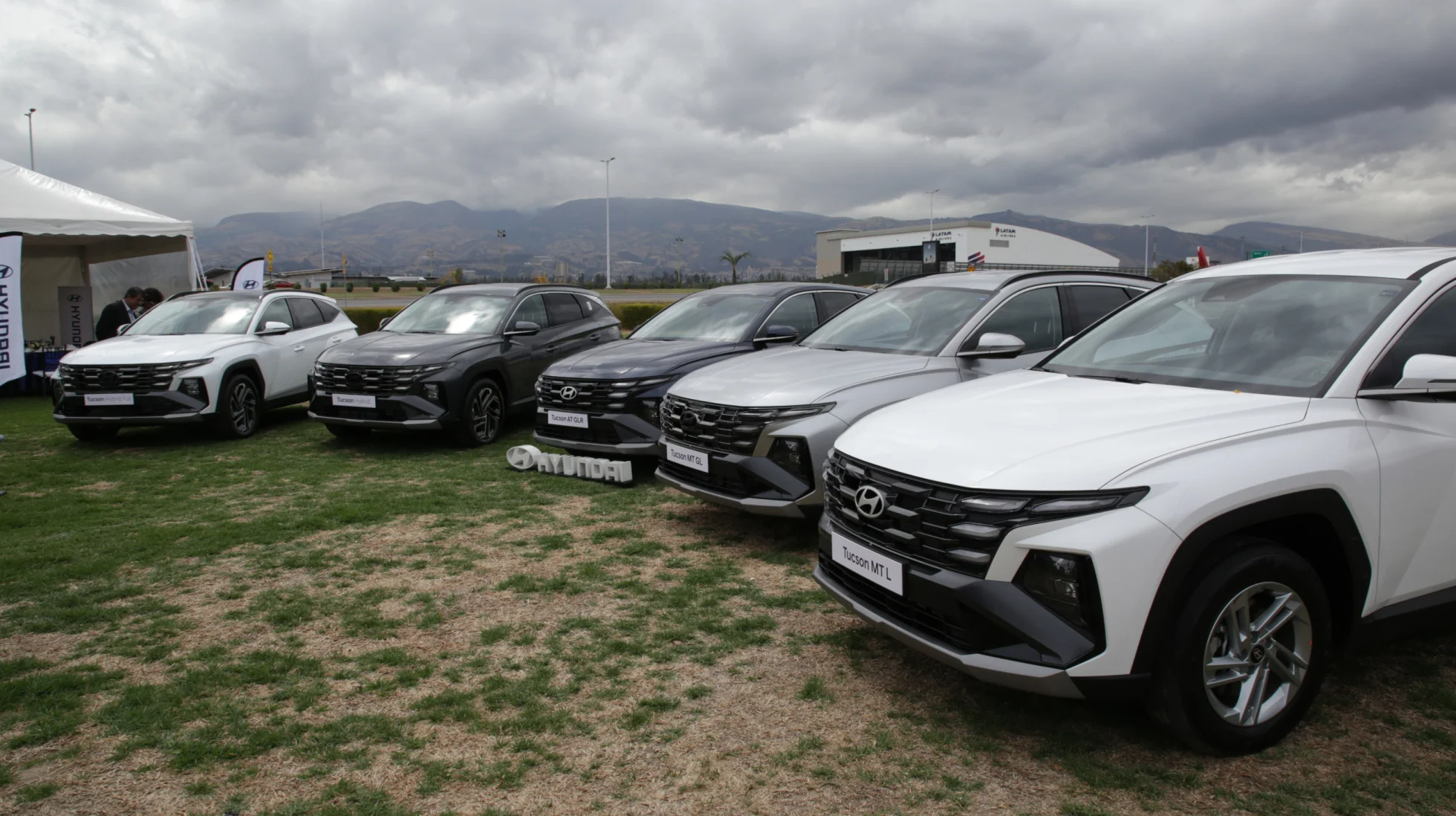 La cuarta generación del Tucson ofrece cinco versiones en Ecuador, con motores a gasolina e híbridos