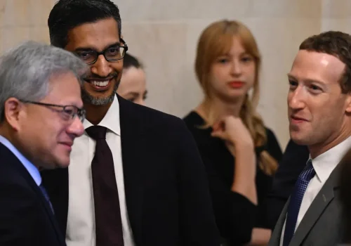 Mark Zuckerberg y Jensen Huang rechazan las peticiones de frenar a la IA
