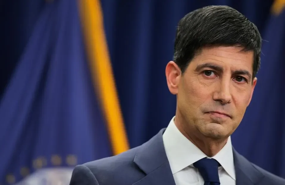 La Reserva Federal sube las tasas de interés por primera vez en tres años, lo que causa un enfrentamiento con Trump