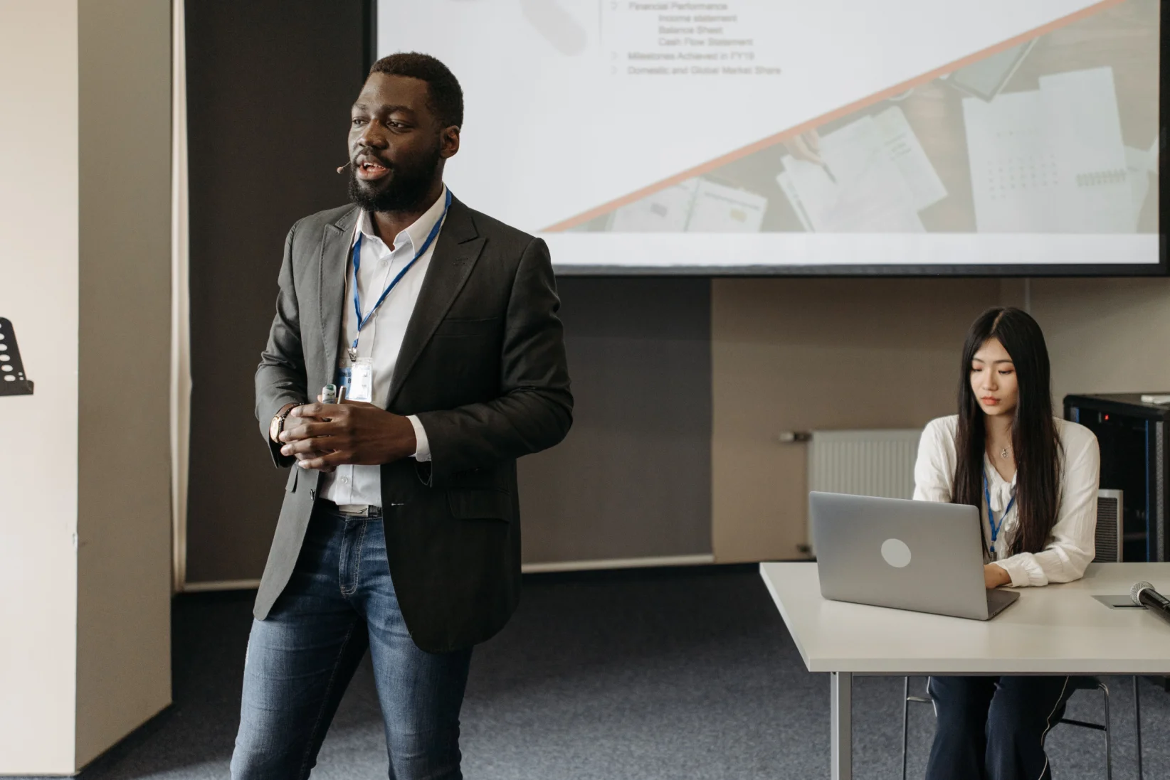 Reunión de trabajo, presentación - Pexels