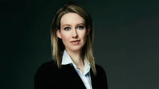 Holmes fue declarada culpable en 2022 de fraude y conspiración por engañar a inversores que aportaron más de US$ 450 millones  (Foto: Tali Mackay at English Wikipedia).
