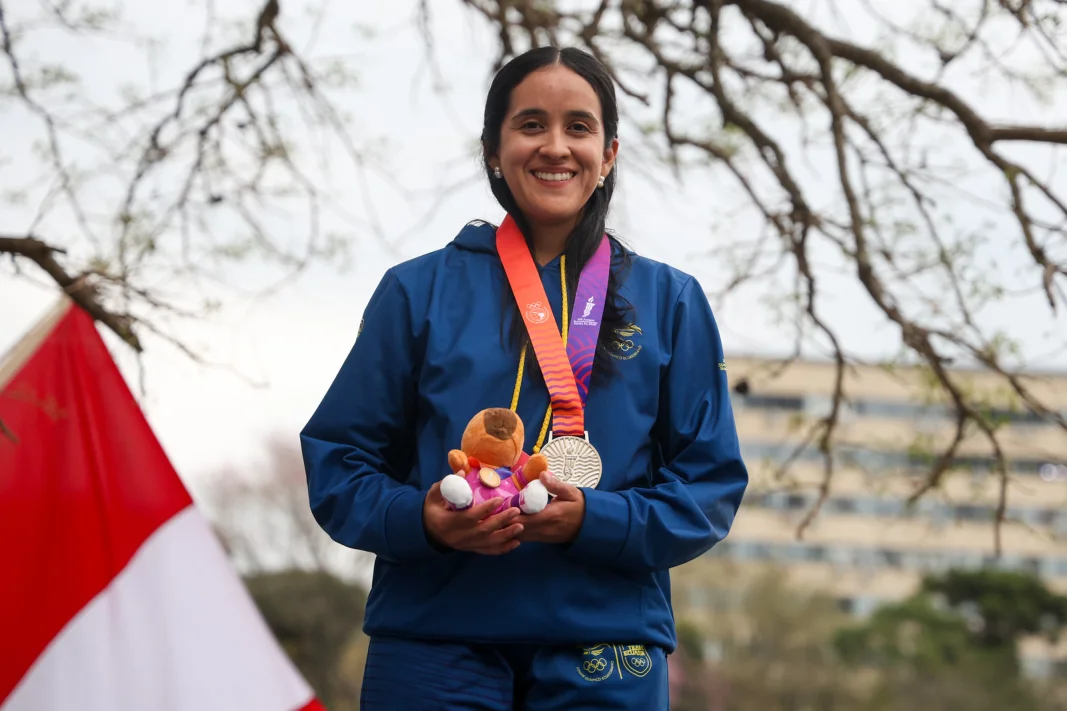 María José Cucalón con la medalla de plata de los Juegos Sudamericanos 2026 - Cortesía