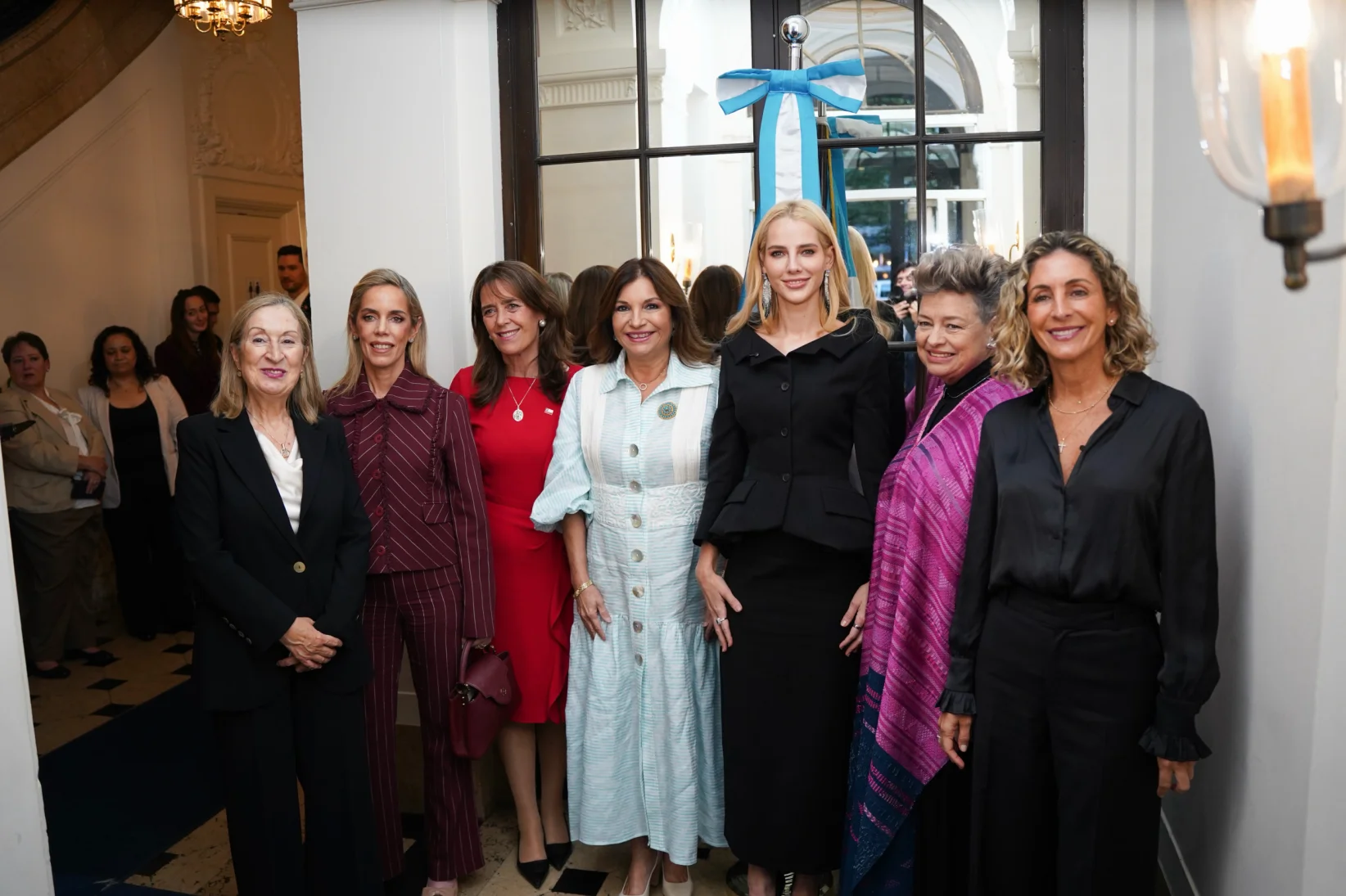 Lavinia Valbonesi, en una reunión junto a otras primeras damas de Latinoamérica. - Cortesía
