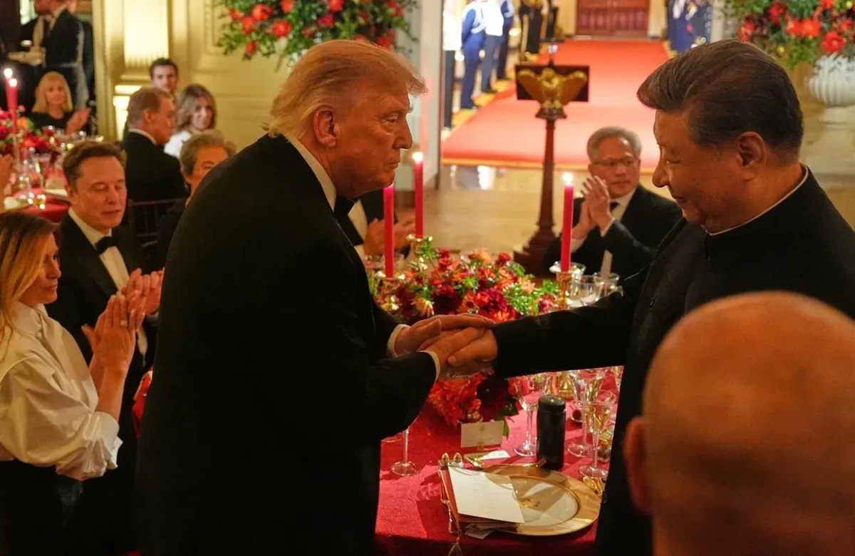 En fotos: Elon Musk y Jensen Huang, entre los que compartieron mesa con Trump y Xi en la cena de Estado