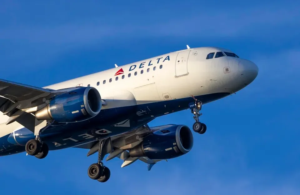 Berkshire Hathaway volvió a apostar por una aerolínea: ya tiene US$ 5.400 millones invertidos en Delta