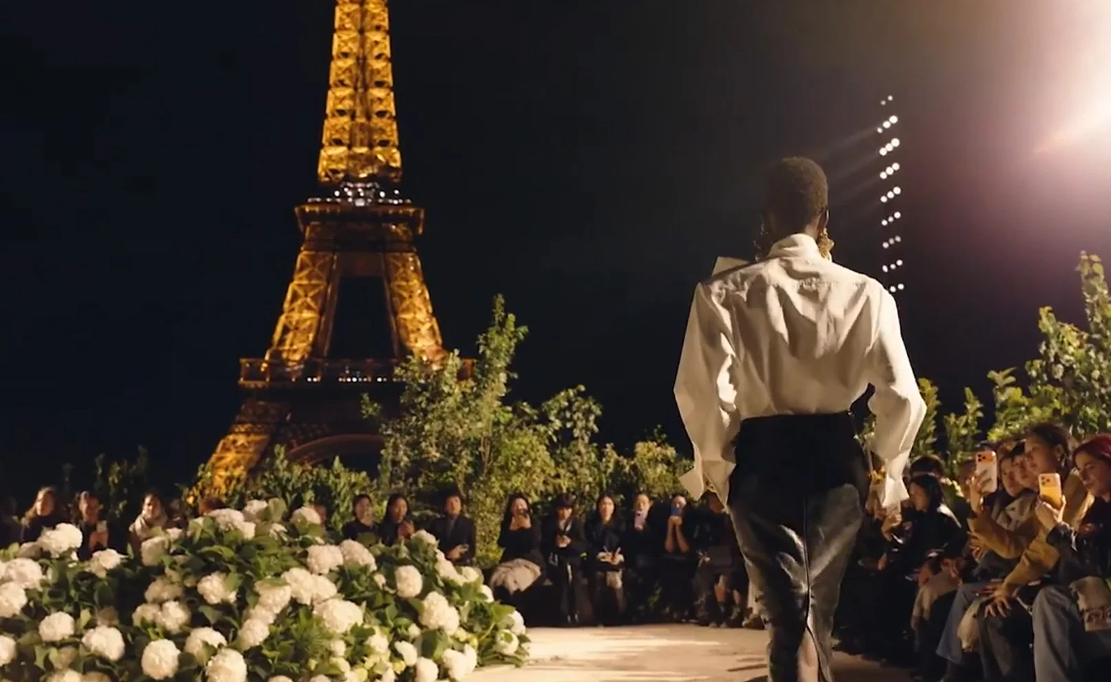 Por qué París sigue siendo la capital mundial de la moda: la Fashion Week convierte a la ciudad en el mayor escenario del lujo