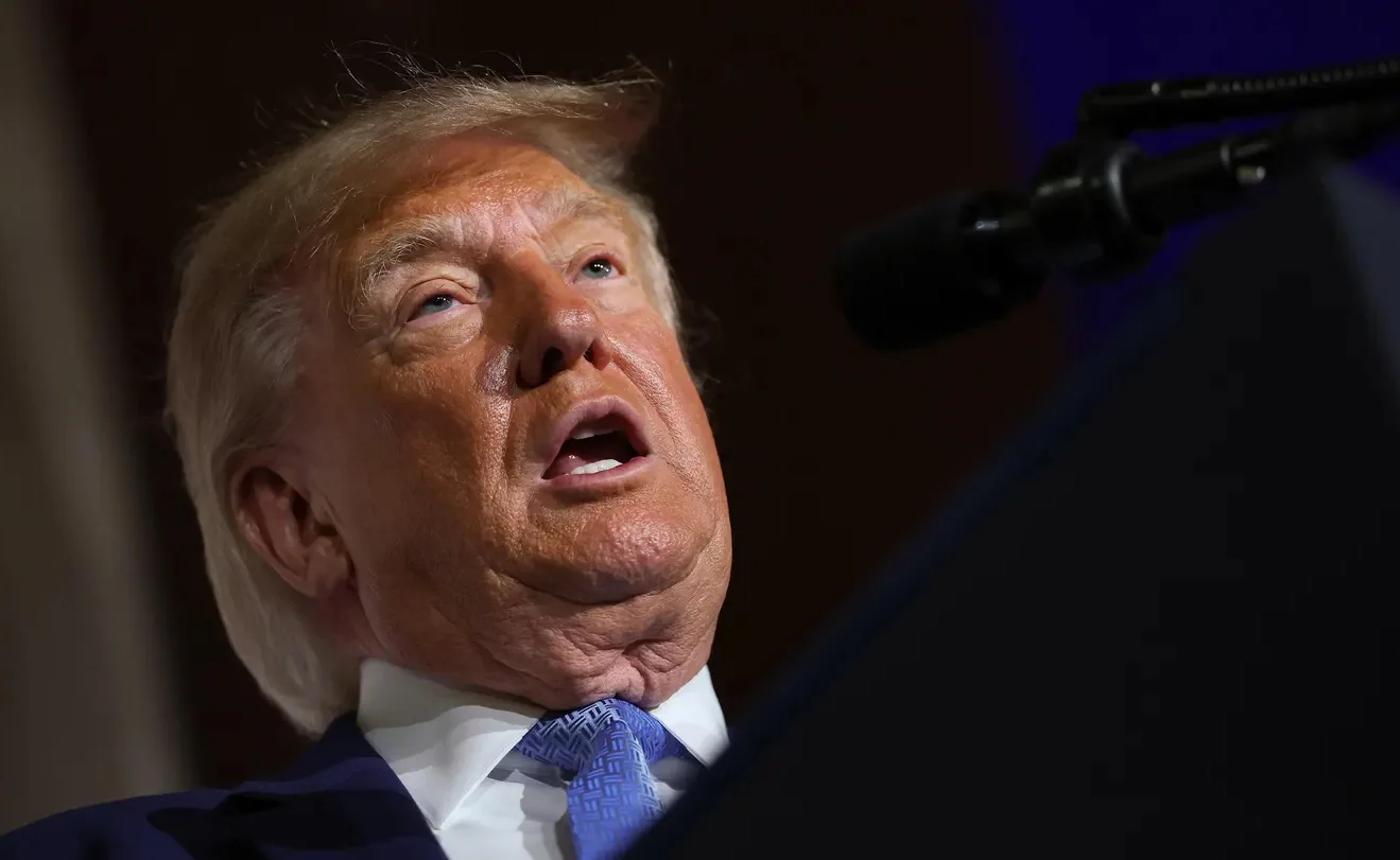 Trump firma un decreto para cambiar el nombre de la IA por SI o "superinteligencia"