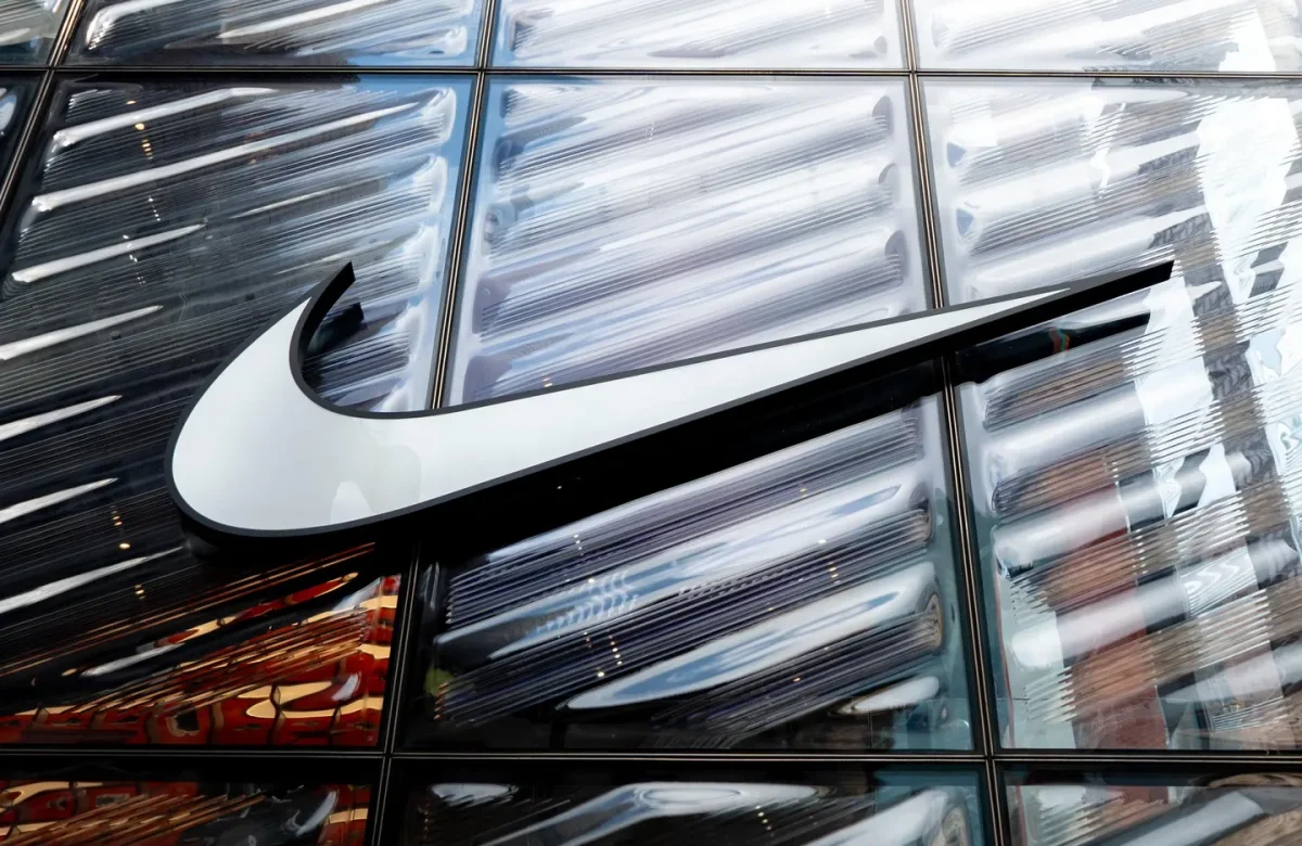 Nike cayó a su nivel más bajo en 13 años: qué pasó con el gigante deportivo y por qué preocupa al mercado  