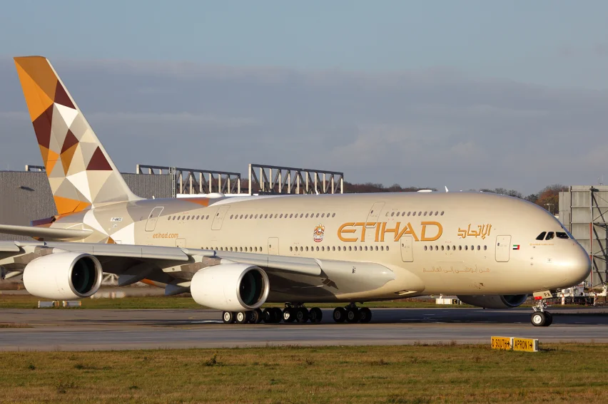 SE PUEDE USAR/Etihad - Foto: Lars Hentschel, CC BY-SA 4.0 , via Wikimedia Commons.