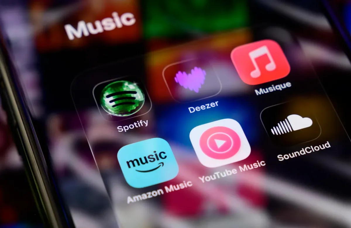 Creó miles de canciones con IA, usó bots para reproducirlas y ganó US$ 8 millones: ahora irá preso