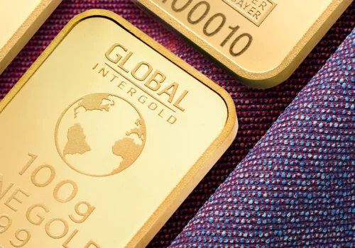 El oro cayó más de un 25 % pese al conflicto en Medio Oriente y la crisis petrolera: las razones detrás del desplome