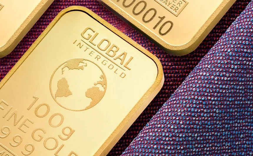 El oro cayó más de un 25 % pese al conflicto en Medio Oriente y la crisis petrolera: las razones detrás del desplome