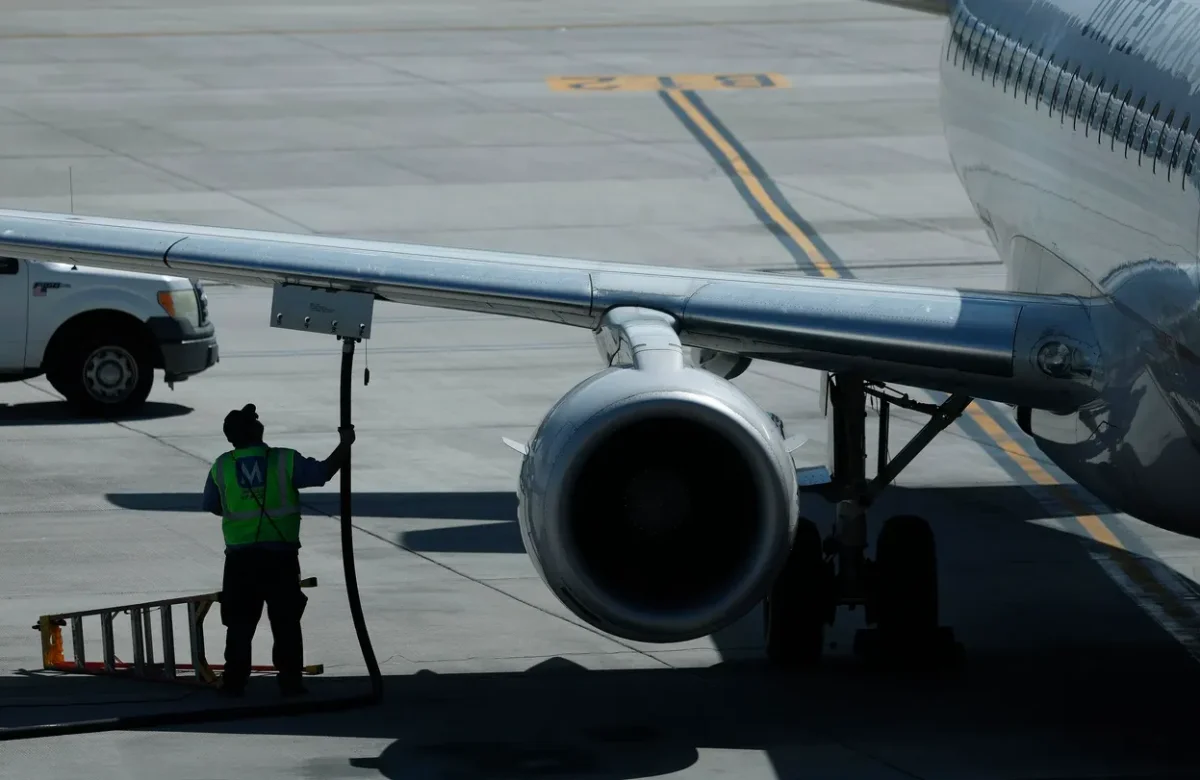 El combustible para aviones alcanza los US$ 206 por barril, su precio más alto desde el inicio de la guerra de EE.UU. e Israel contra Irán
